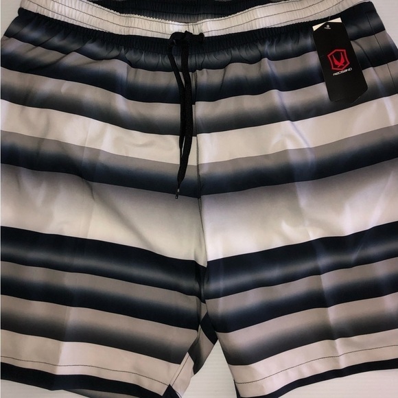 Redsand Swim Trunks Size XXL‎ Drawstring Lined Pockets NWT - Picture 1 of 3